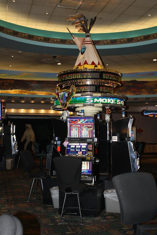 Bear Claw Casino & Hotel Kenosee Park Bagian luar foto